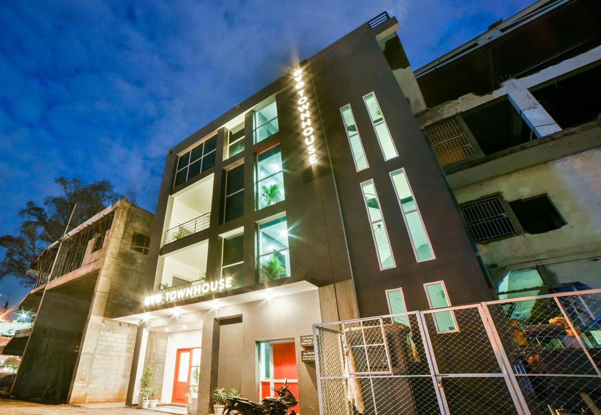 Super Townhouse Hosur Main Road Bommanahalli Near Gopalan Innovation Mall Bangalore Exterior photo